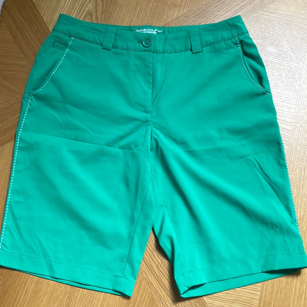 Nike golf tour performance dri-fit Bermuda short